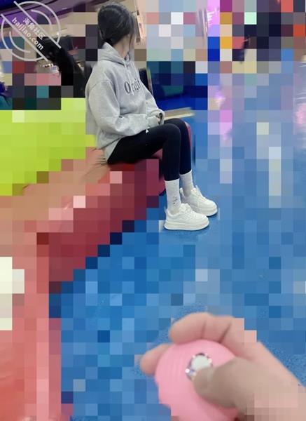 海角 我的母狗房东7.jpg